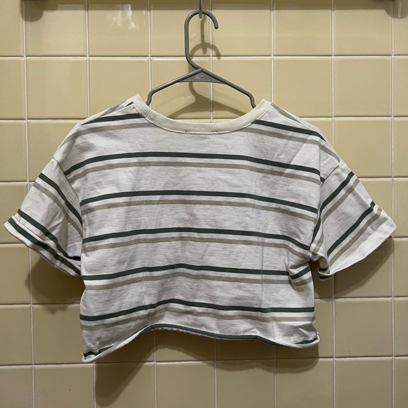 beachy crop top - Picture 2 of 3